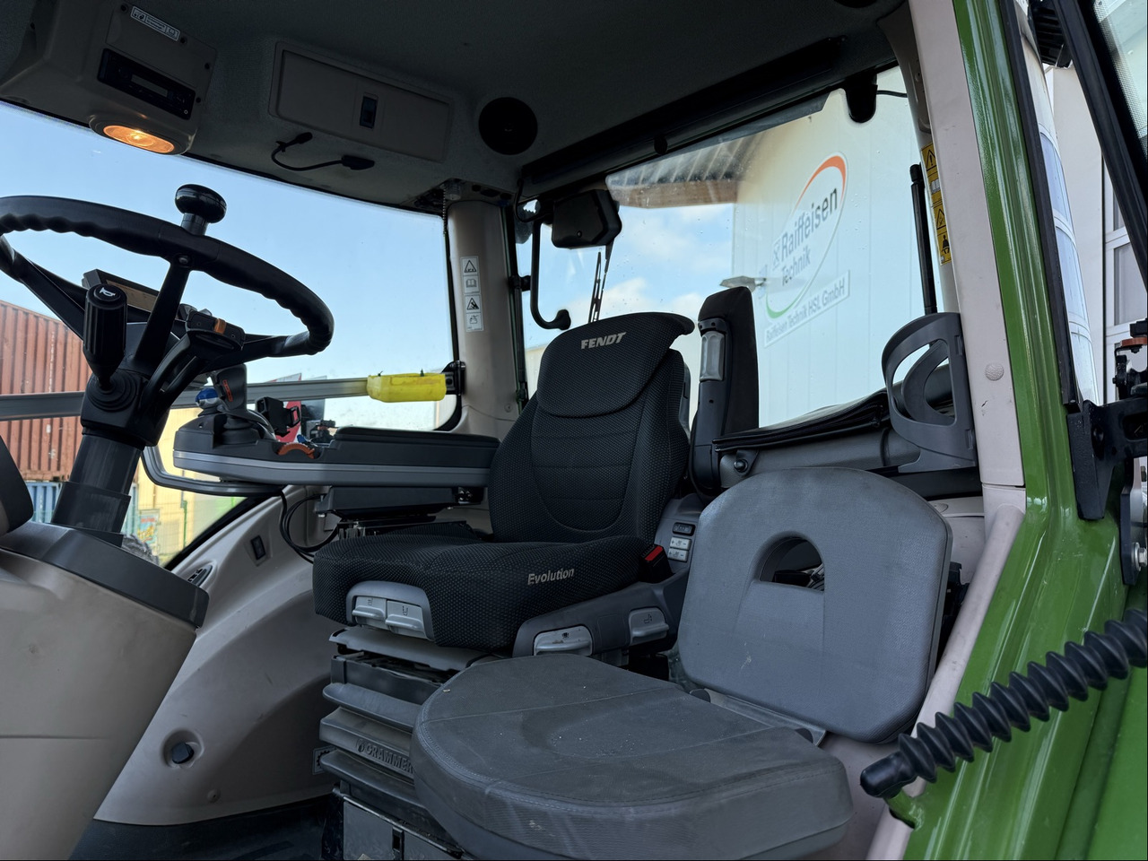 Fendt 828 Vario ProfiPlus Motor NEU - جرار: صورة 2 Fendt 828 Vario ProfiPlus Motor NEU - جرار: صورة 2