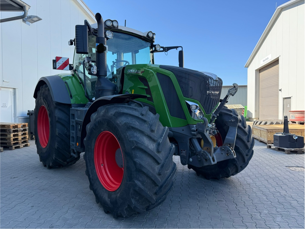 Fendt 828 Vario ProfiPlus Motor NEU - جرار: صورة 1 Fendt 828 Vario ProfiPlus Motor NEU - جرار: صورة 1