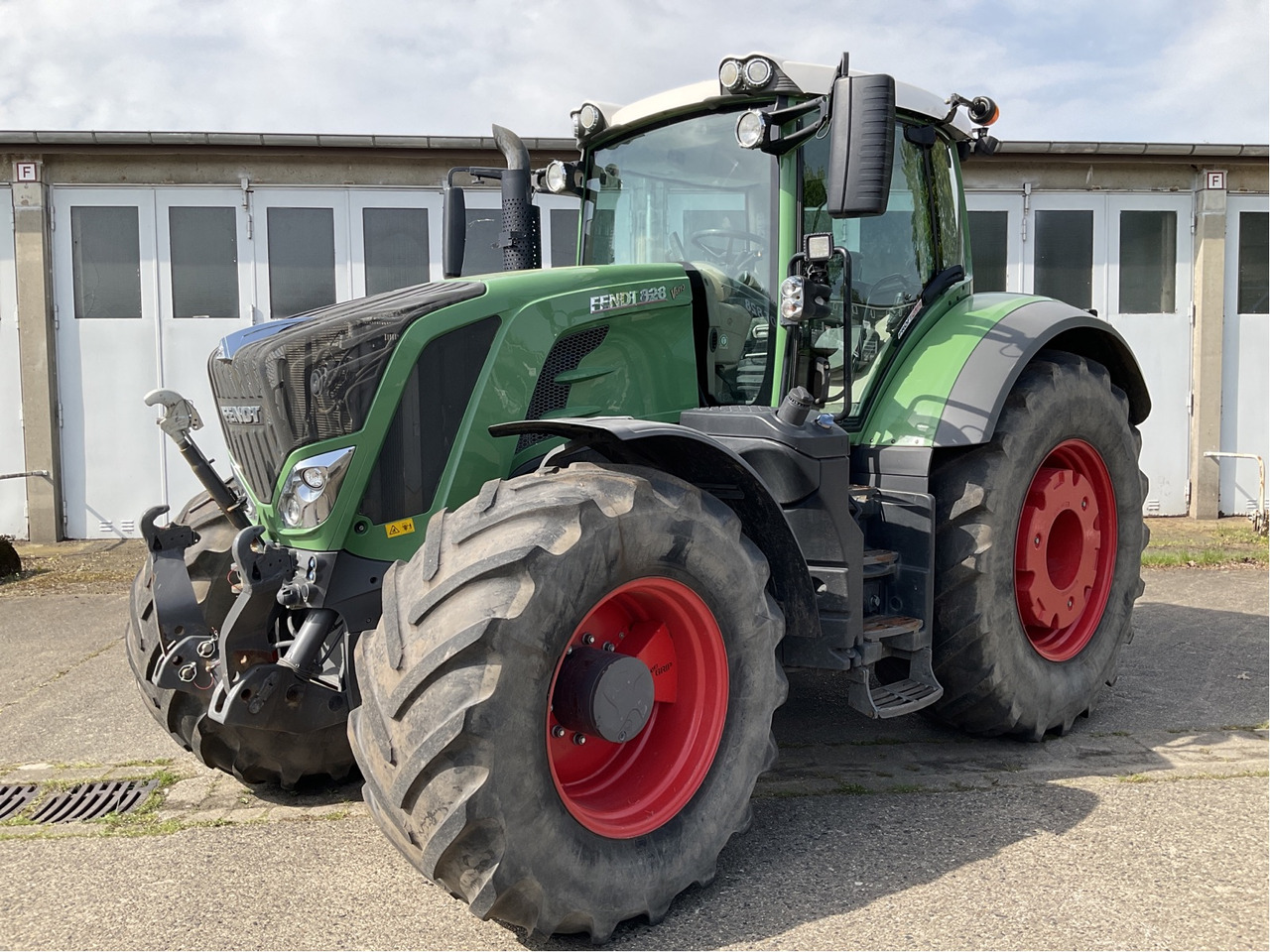 Fendt 828 Vario ProfiPlus - جرار: صورة 1 Fendt 828 Vario ProfiPlus - جرار: صورة 1