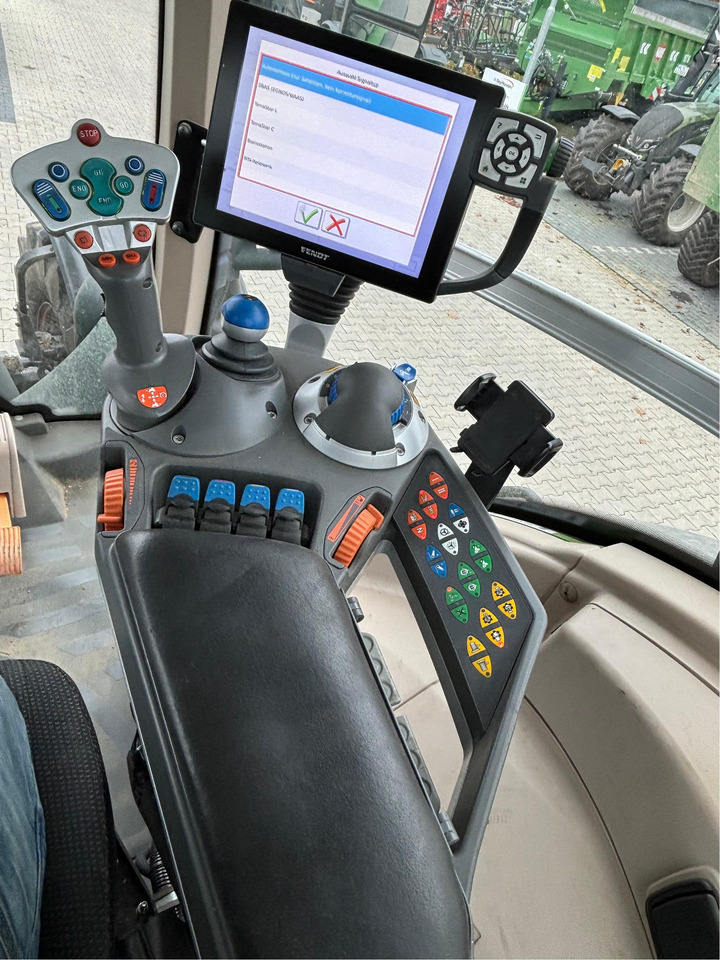 Fendt 828 Vario S4 Profi Plus - جرار: صورة 4 Fendt 828 Vario S4 Profi Plus - جرار: صورة 4