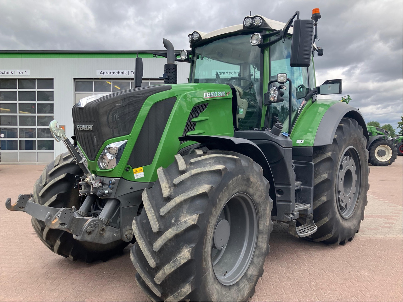 Fendt 828 Vario S4 ProfiPlus - جرار: صورة 1 Fendt 828 Vario S4 ProfiPlus - جرار: صورة 1