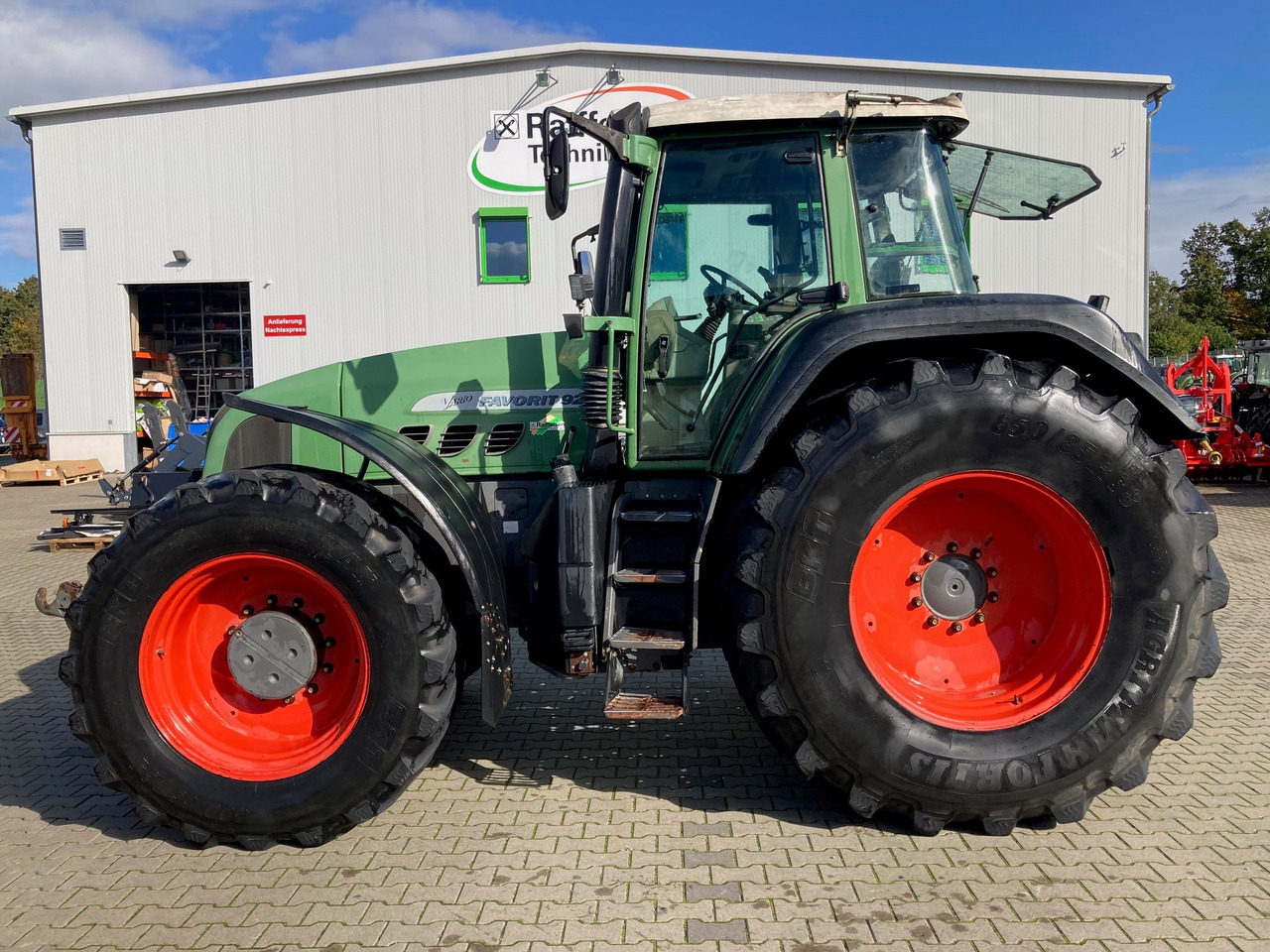 Fendt 924 Vario Favorit - جرار: صورة 1 Fendt 924 Vario Favorit - جرار: صورة 1