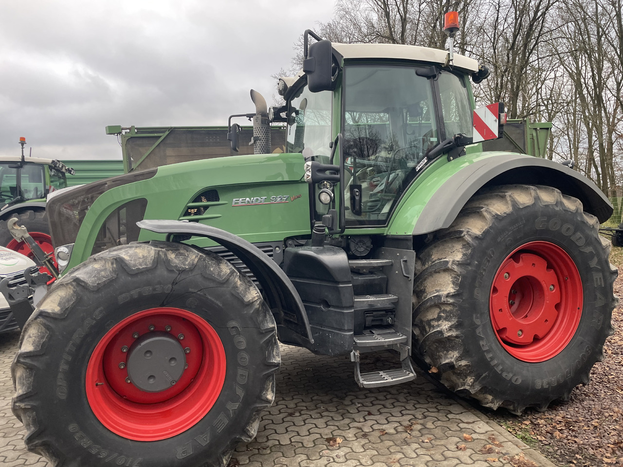 Fendt 927 Vario - جرار: صورة 1 Fendt 927 Vario - جرار: صورة 1