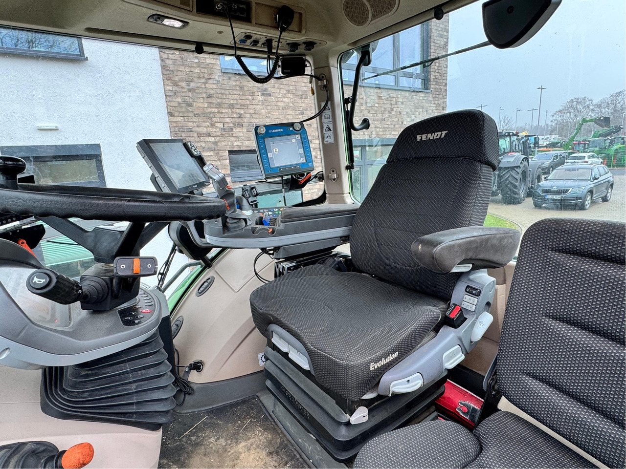 Fendt 933 Vario Gen6 Profi Plus - جرار: صورة 3 Fendt 933 Vario Gen6 Profi Plus - جرار: صورة 3