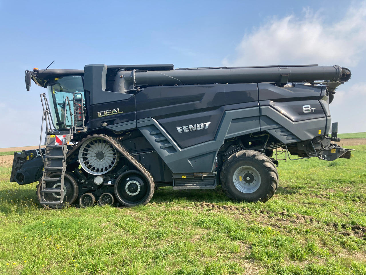 Fendt IDEAL 8T - حصادة موحَّدة: صورة 1 Fendt IDEAL 8T - حصادة موحَّدة: صورة 1