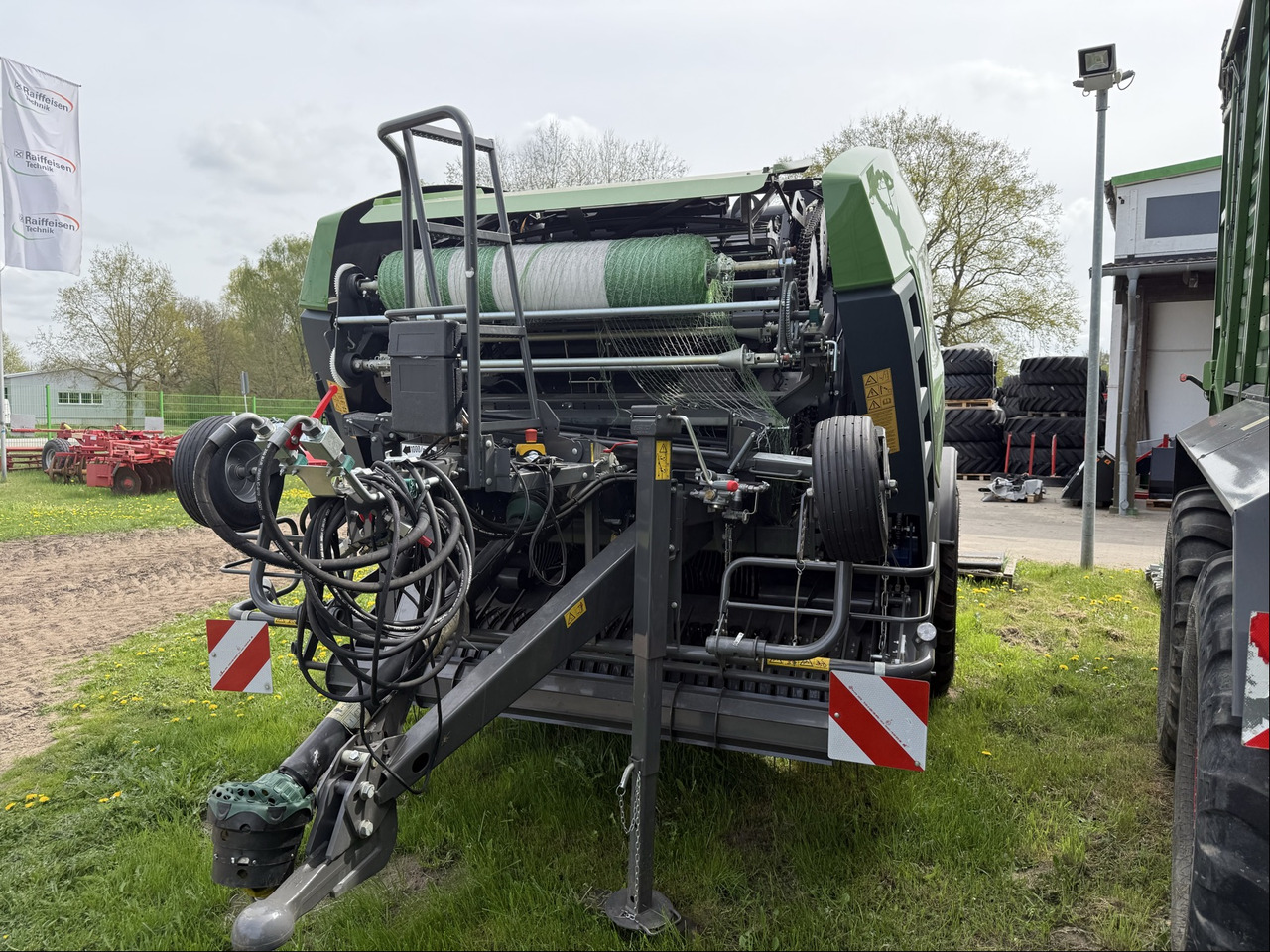 Fendt Press-Wickelkombi Rotana 130 F - مكبس البالات المستطيله: صورة 4 Fendt Press-Wickelkombi Rotana 130 F - مكبس البالات المستطيله: صورة 4