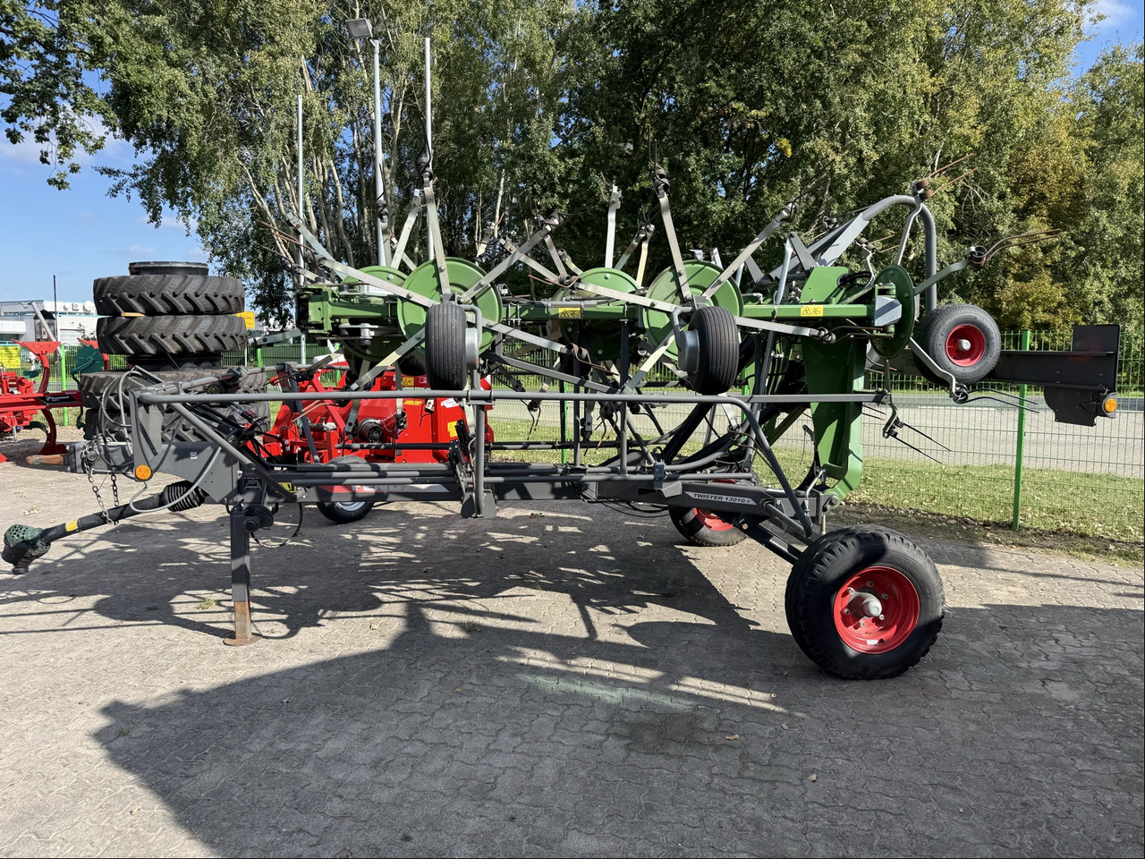 Fendt Twister 13010T - آلة تيبيس العشب/ آلة جمع العشب: صورة 1 Fendt Twister 13010T - آلة تيبيس العشب/ آلة جمع العشب: صورة 1