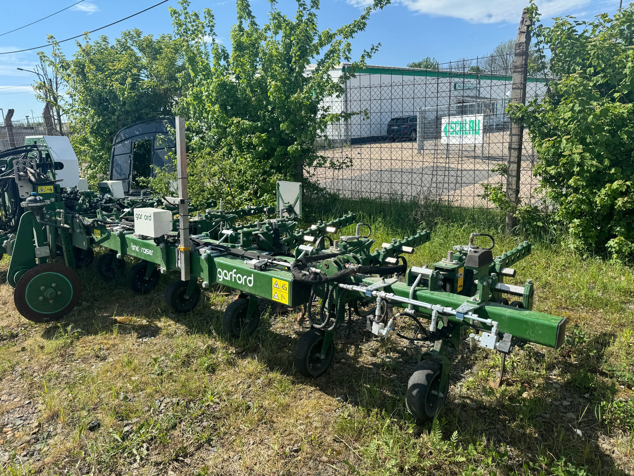 Garford Robocrop Guided Hoe - حصادة البنجر: صورة 1 Garford Robocrop Guided Hoe - حصادة البنجر: صورة 1