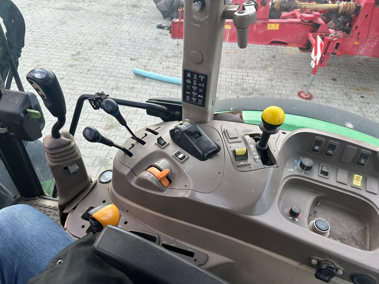 John Deere 5100 R - جرار: صورة 3 John Deere 5100 R - جرار: صورة 3