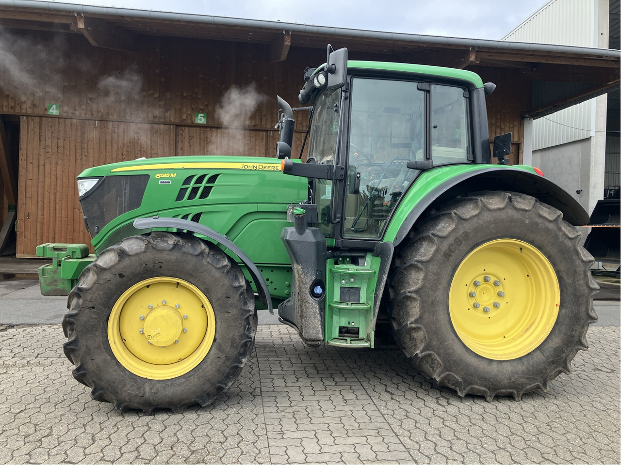 جرار John Deere 6135 M: صورة 6