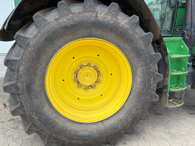 John Deere 6210 R - جرار: صورة 2 John Deere 6210 R - جرار: صورة 2