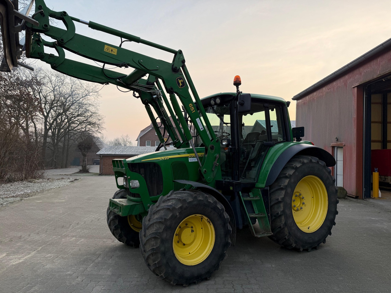 John Deere 6420 - جرار: صورة 1 John Deere 6420 - جرار: صورة 1