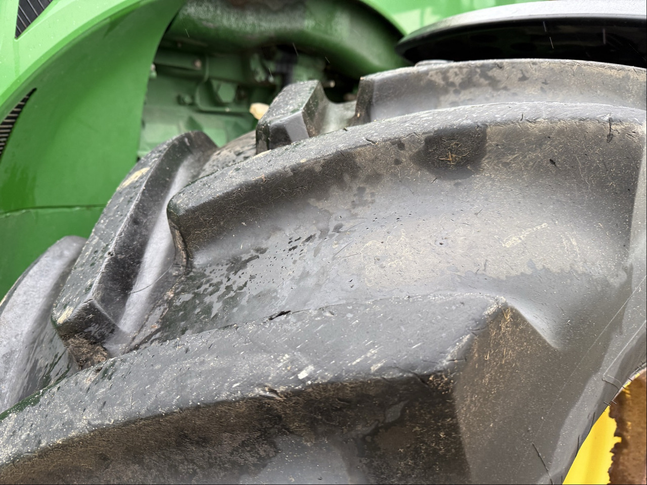 John Deere 8320 R E23 - جرار: صورة 4 John Deere 8320 R E23 - جرار: صورة 4