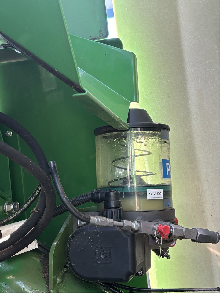 John Deere Presswickelkombination C441R - معدات تيبيس التبن: صورة 2 John Deere Presswickelkombination C441R - معدات تيبيس التبن: صورة 2