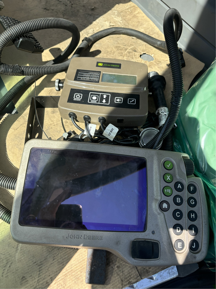 John Deere Presswickelkombination C441R - معدات تيبيس التبن: صورة 4 John Deere Presswickelkombination C441R - معدات تيبيس التبن: صورة 4