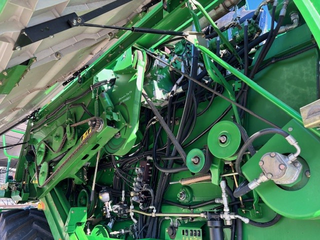 John Deere T660 i Hillmaster - حصادة موحَّدة: صورة 3 John Deere T660 i Hillmaster - حصادة موحَّدة: صورة 3