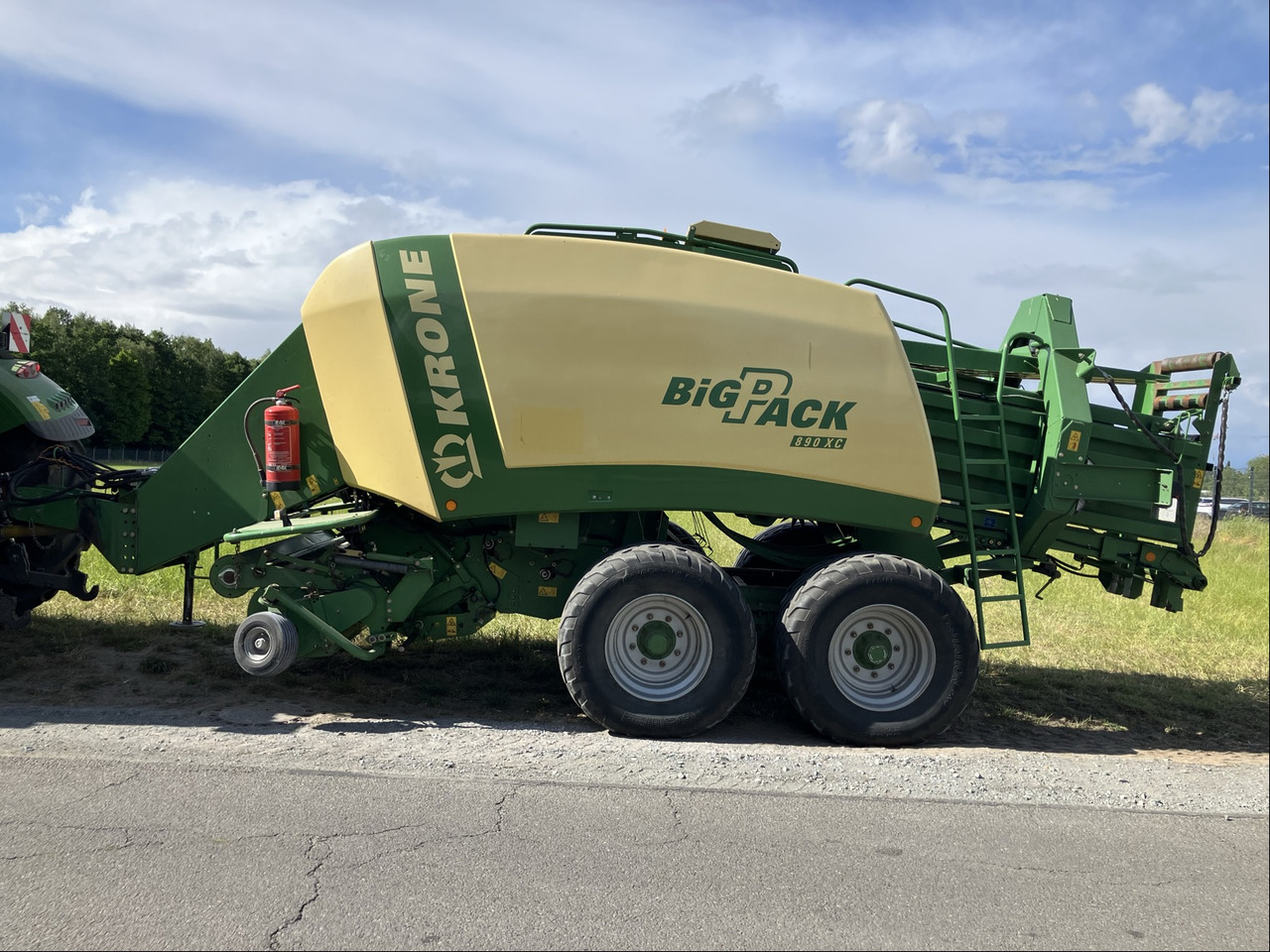 Krone Big Pack 890 XC - مكبس البالات المستطيله: صورة 1 Krone Big Pack 890 XC - مكبس البالات المستطيله: صورة 1
