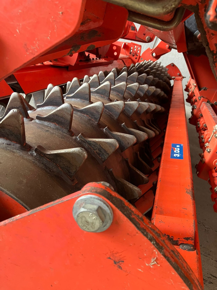 Kuhn Drillmaschinen - آلة البذر: صورة 3 Kuhn Drillmaschinen - آلة البذر: صورة 3