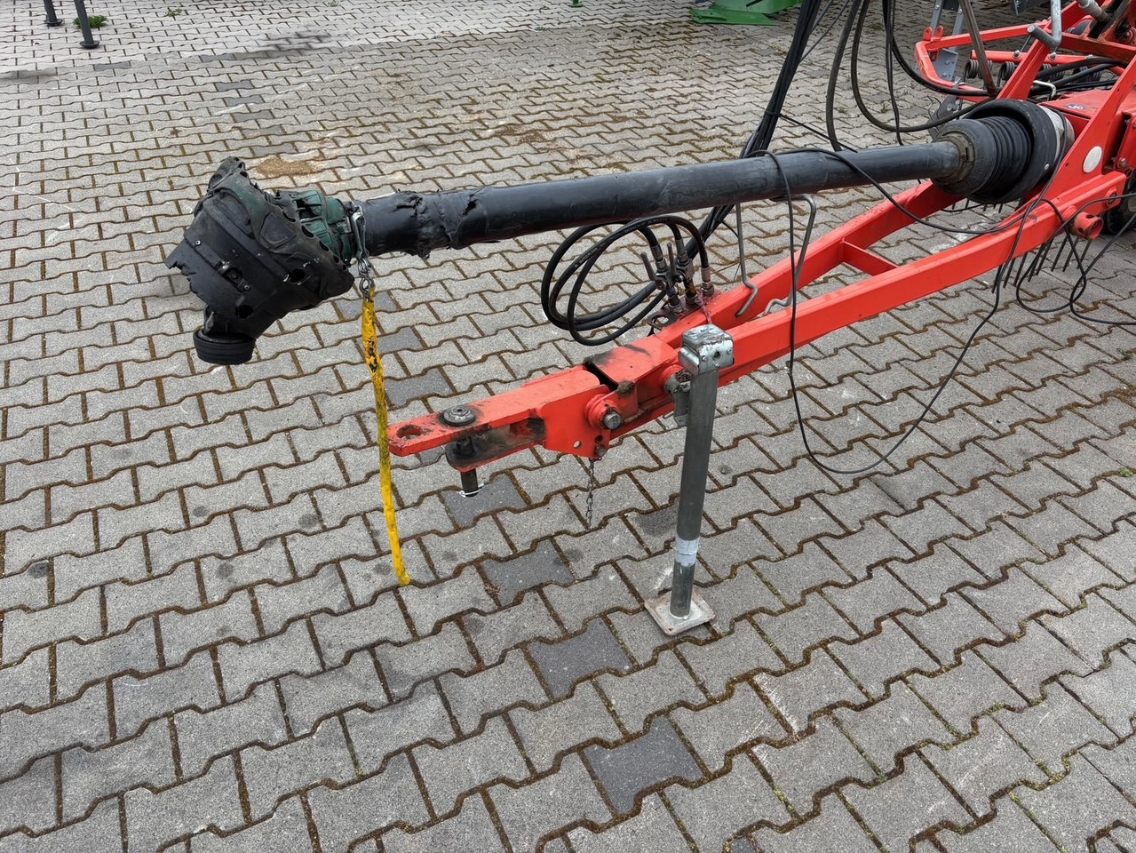 Kuhn Schwader 6632 - آلة تيبيس العشب/ آلة جمع العشب: صورة 2 Kuhn Schwader 6632 - آلة تيبيس العشب/ آلة جمع العشب: صورة 2