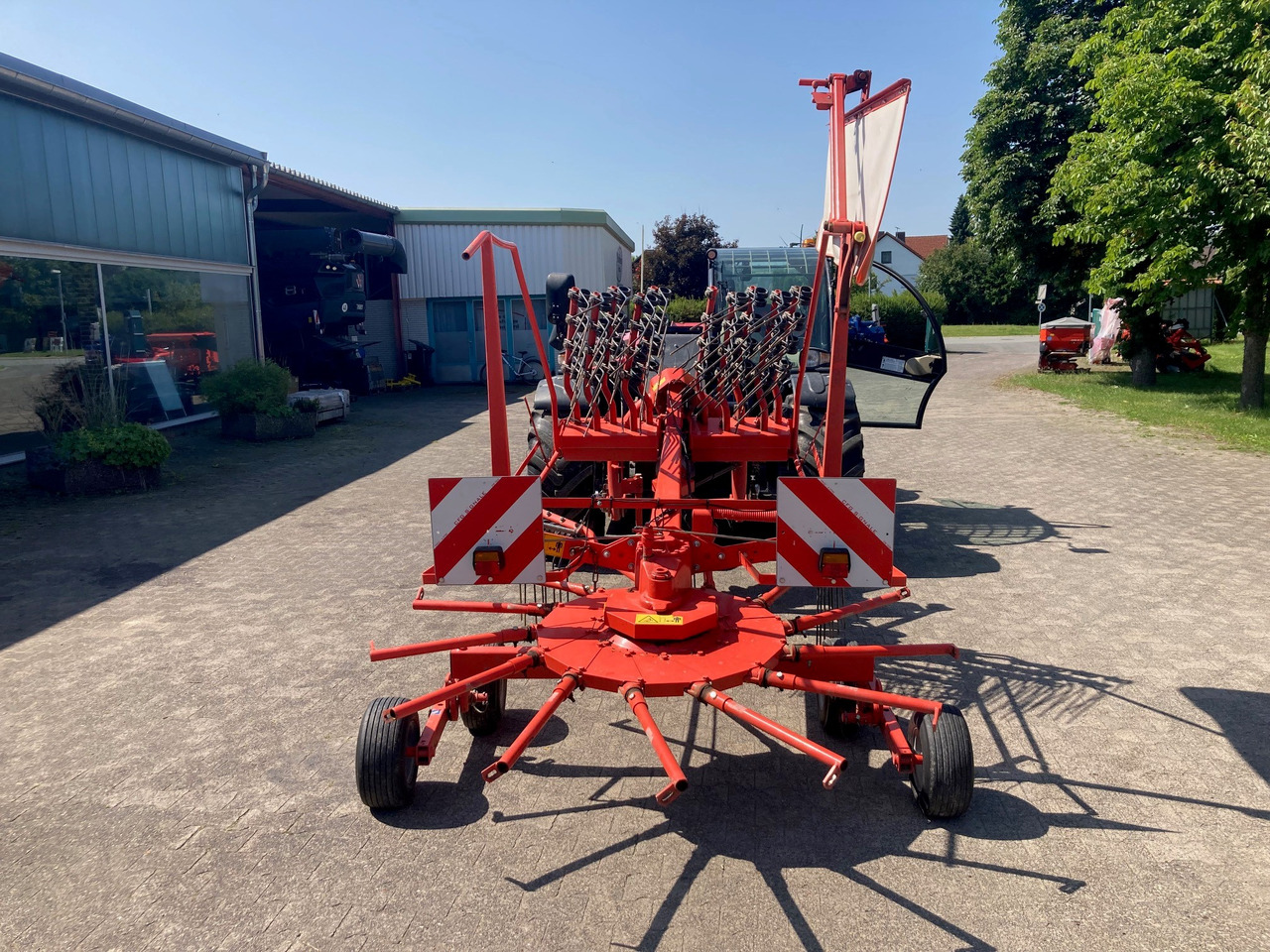 Kuhn Schwader GA 4521 - آلة تيبيس العشب/ آلة جمع العشب: صورة 4 Kuhn Schwader GA 4521 - آلة تيبيس العشب/ آلة جمع العشب: صورة 4