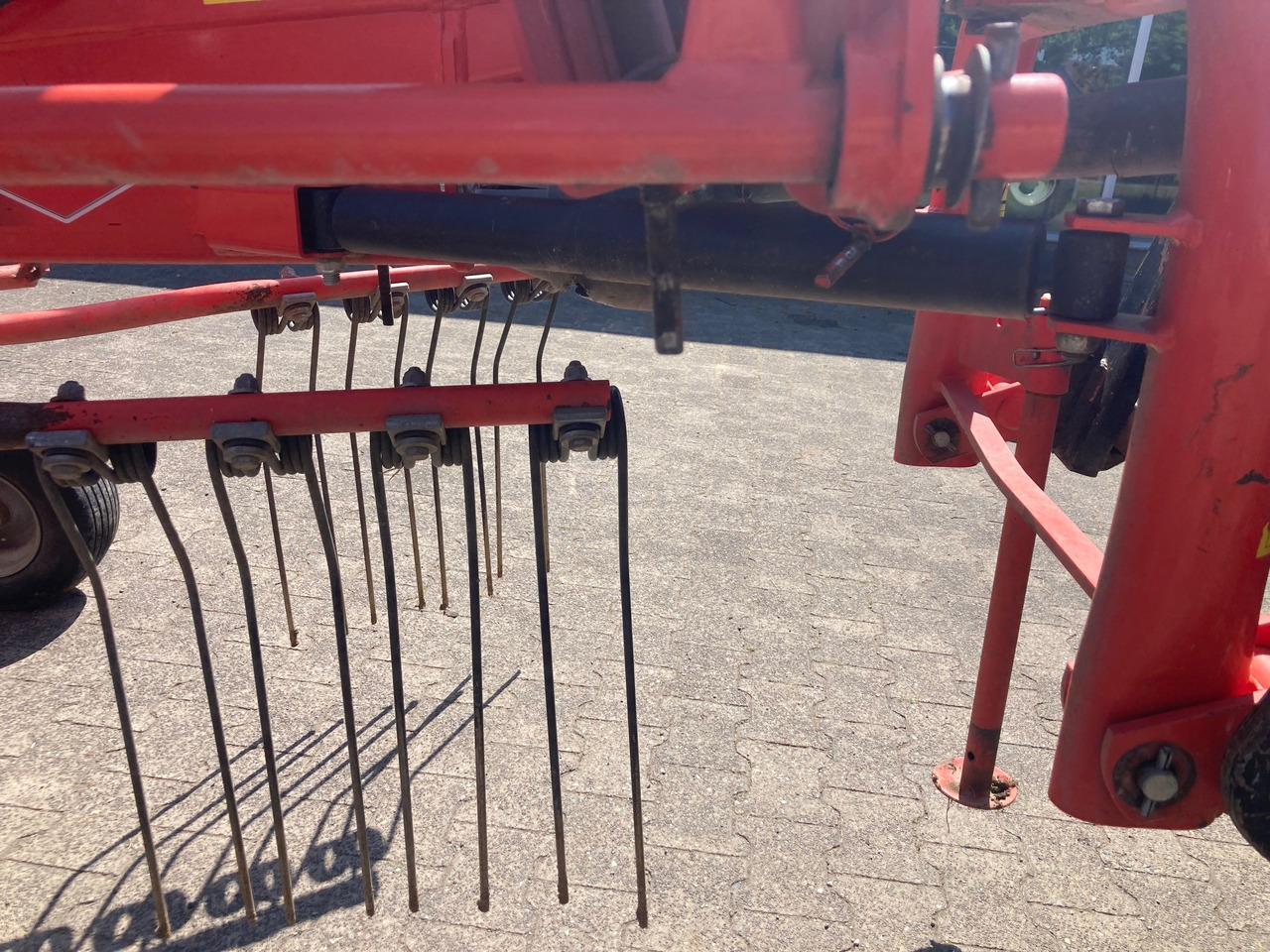 Kuhn Schwader GA 4521 - آلة تيبيس العشب/ آلة جمع العشب: صورة 3 Kuhn Schwader GA 4521 - آلة تيبيس العشب/ آلة جمع العشب: صورة 3