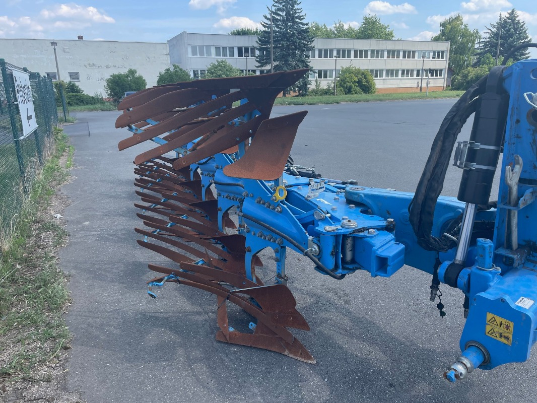 Lemken Juwel 10 - محراث: صورة 1 Lemken Juwel 10 - محراث: صورة 1