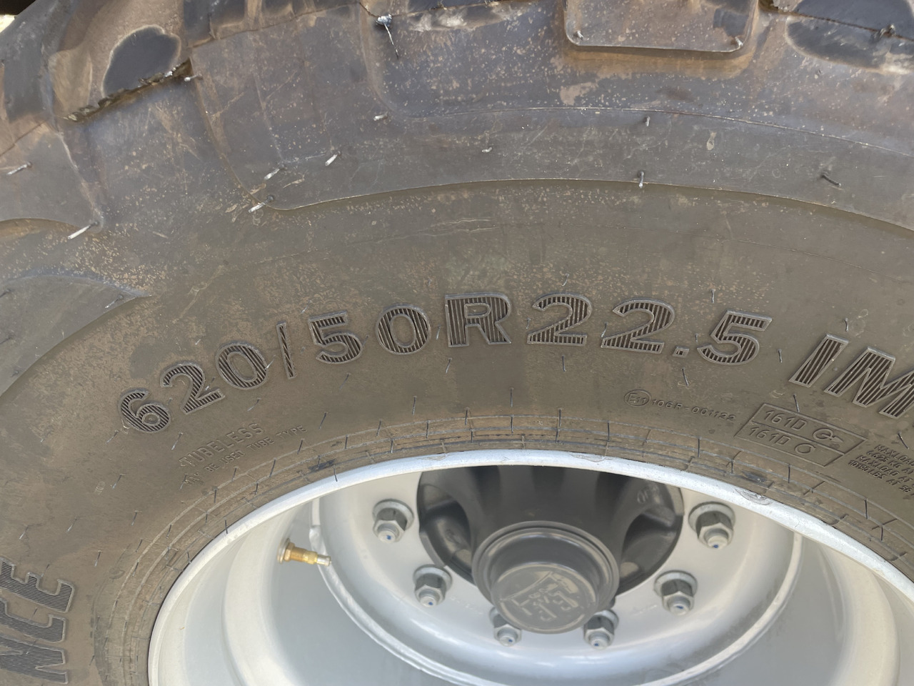 Massey Ferguson 2234 XDTC EU - مكبس البالات المستطيله: صورة 2 Massey Ferguson 2234 XDTC EU - مكبس البالات المستطيله: صورة 2