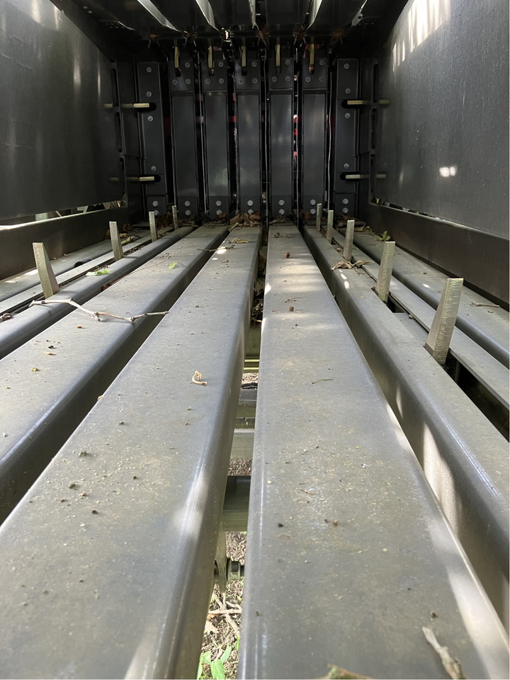 Massey Ferguson 2270 XDTC - مكبس البالات المستطيله: صورة 3 Massey Ferguson 2270 XDTC - مكبس البالات المستطيله: صورة 3