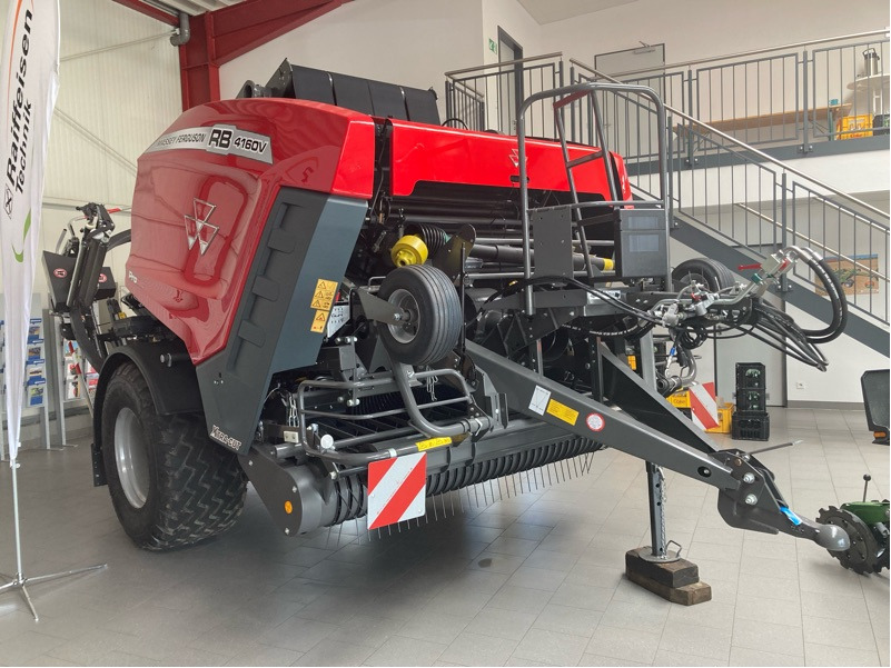 Massey Ferguson 4160 V Protec 25 Messer - معدات تيبيس التبن: صورة 1 Massey Ferguson 4160 V Protec 25 Messer - معدات تيبيس التبن: صورة 1