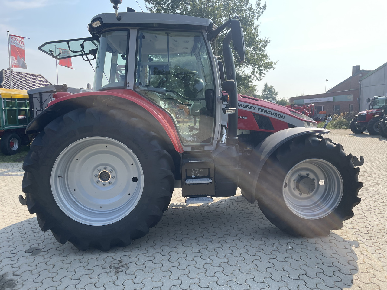 Massey Ferguson 5S.145 Dyna-6 Exclusive - جرار: صورة 2 Massey Ferguson 5S.145 Dyna-6 Exclusive - جرار: صورة 2