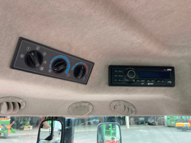 Massey Ferguson 7716 Dyna-6 - جرار: صورة 4 Massey Ferguson 7716 Dyna-6 - جرار: صورة 4