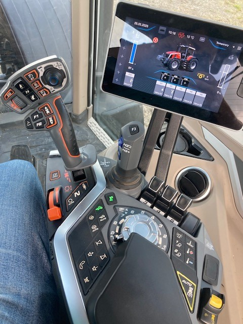 Massey Ferguson 8S.245 Dyna E-Power Excl - جرار: صورة 5 Massey Ferguson 8S.245 Dyna E-Power Excl - جرار: صورة 5