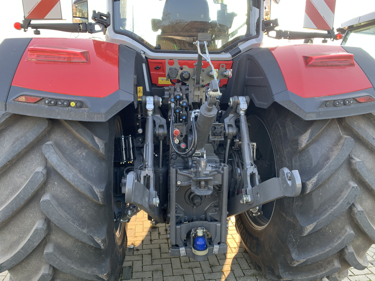 Massey Ferguson 8S.305 Dyna-VT Exclusive - جرار: صورة 5 Massey Ferguson 8S.305 Dyna-VT Exclusive - جرار: صورة 5