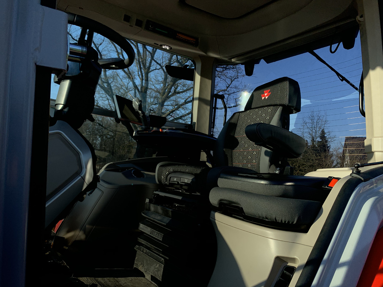 Massey Ferguson 8S.305 Dyna-VT Exclusive - جرار: صورة 4 Massey Ferguson 8S.305 Dyna-VT Exclusive - جرار: صورة 4