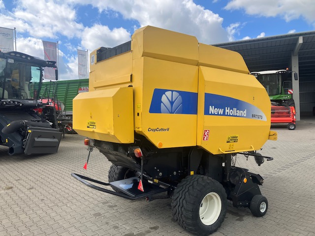 New Holland BR 7070 Crop Cutter II - معدات تيبيس التبن: صورة 2 New Holland BR 7070 Crop Cutter II - معدات تيبيس التبن: صورة 2