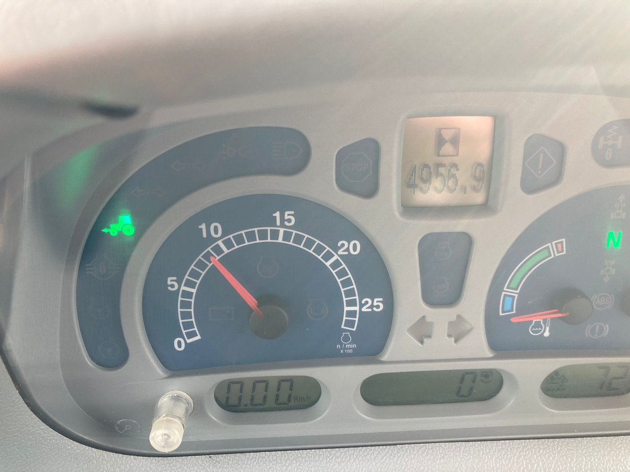 New Holland T7.200 Autocommand - جرار: صورة 5 New Holland T7.200 Autocommand - جرار: صورة 5