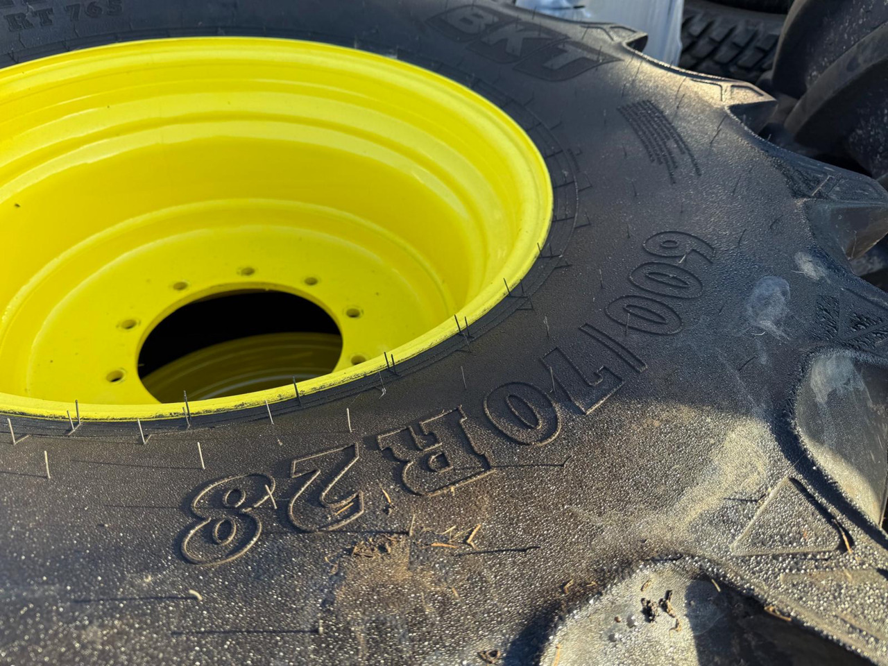 Radsatz BKT John Deere AgrimaxForce - الإطارات والجنوط: صورة 3 Radsatz BKT John Deere AgrimaxForce - الإطارات والجنوط: صورة 3