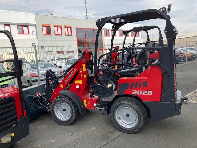Schäffer Hoflader Typ 2028-2 - اللودر بعجل: صورة 1 Schäffer Hoflader Typ 2028-2 - اللودر بعجل: صورة 1