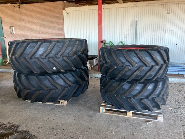Trelleborg 650/75R38 600/65R28 - الإطارات والجنوط: صورة 1 Trelleborg 650/75R38 600/65R28 - الإطارات والجنوط: صورة 1