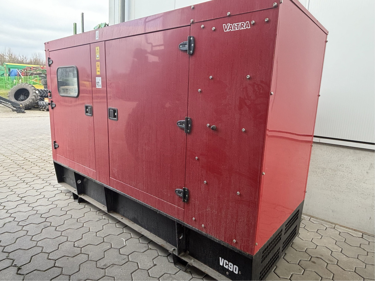 Valtra Diesel-Generator VG90 - الأدوات والمعدات: صورة 4 Valtra Diesel-Generator VG90 - الأدوات والمعدات: صورة 4