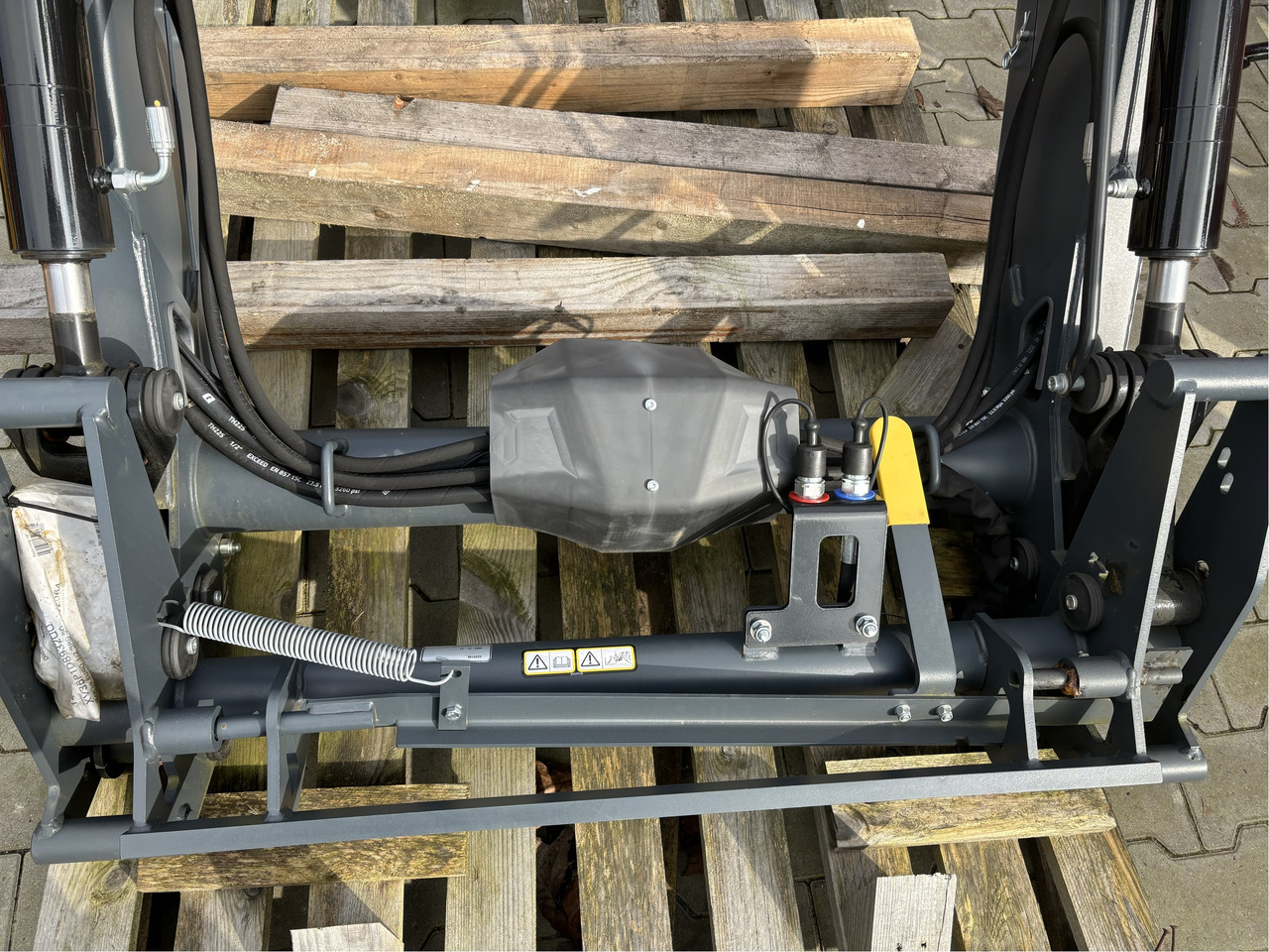 Valtra Frontlader X36DM - رافعة أمامية للجرار: صورة 2 Valtra Frontlader X36DM - رافعة أمامية للجرار: صورة 2