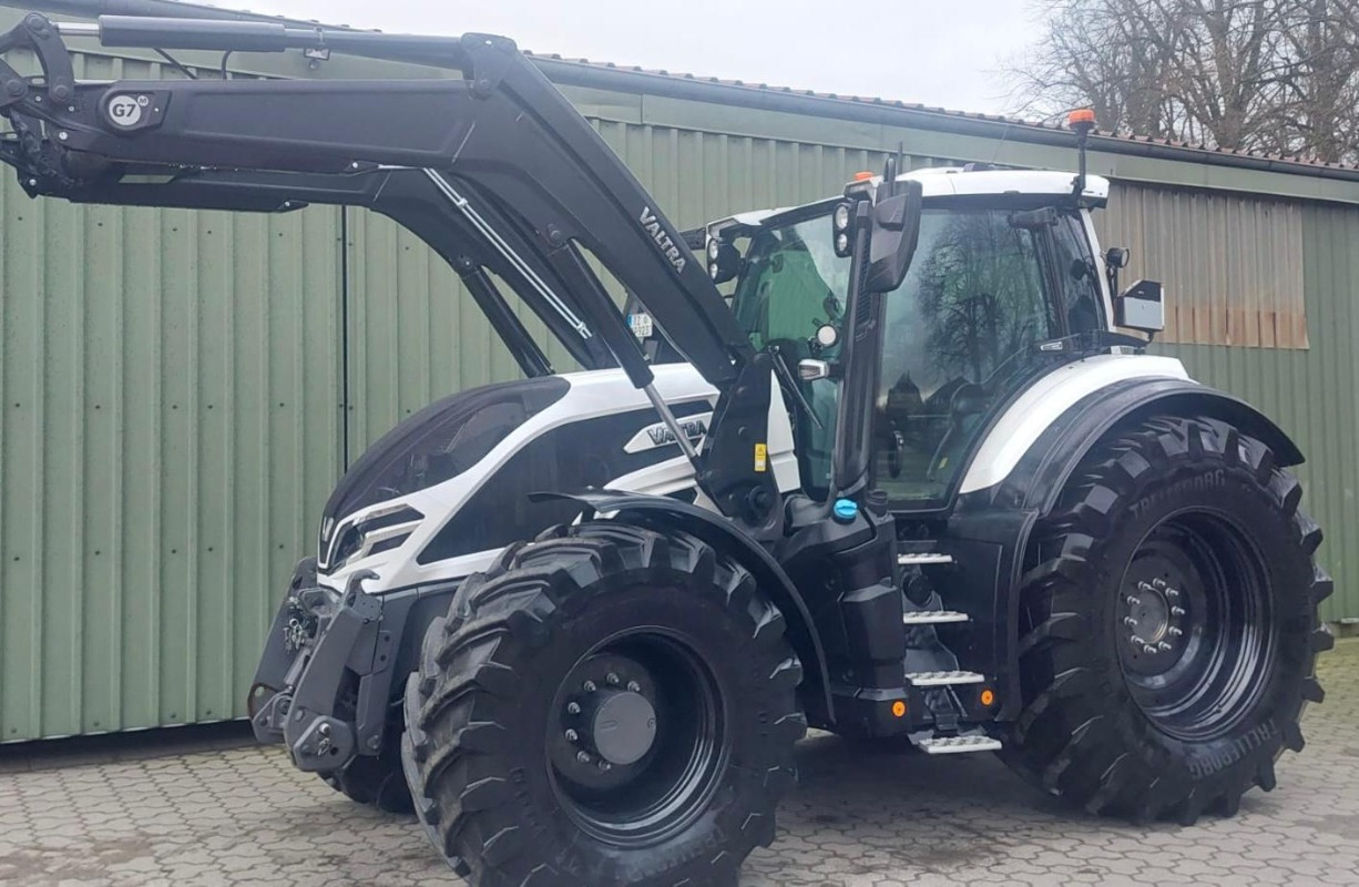 Valtra Q 305 Vollausstattung - جرار: صورة 1 Valtra Q 305 Vollausstattung - جرار: صورة 1