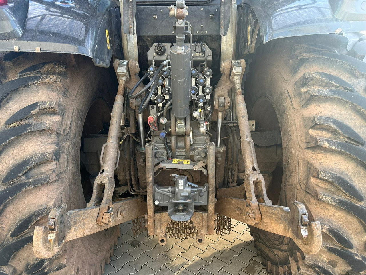 Valtra S 374 - جرار: صورة 4 Valtra S 374 - جرار: صورة 4