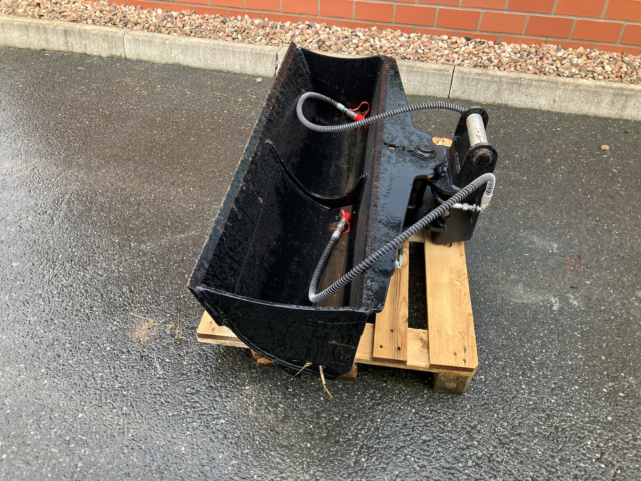 ZFE Grabenräumlöffel hydr. 1400mm - حفارة: صورة 1 ZFE Grabenräumlöffel hydr. 1400mm - حفارة: صورة 1