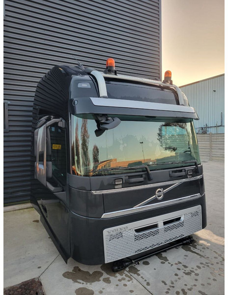 Volvo FH Globetrotter XL - الكابينة والداخلية - شاحنة: صورة 2 Volvo FH Globetrotter XL - الكابينة والداخلية - شاحنة: صورة 2