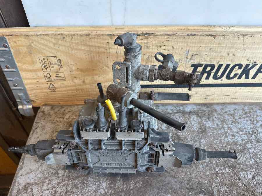 DAF VALVE 1519383 - صمام الفرامل - شاحنة: صورة 1 DAF VALVE 1519383 - صمام الفرامل - شاحنة: صورة 1