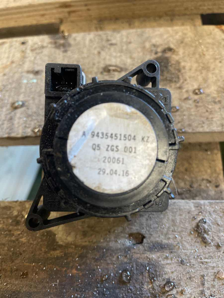 MERCEDES LIGT SWITCH A9435451504 - الكابينة والداخلية - حافلة: صورة 2 MERCEDES LIGT SWITCH A9435451504 - الكابينة والداخلية - حافلة: صورة 2