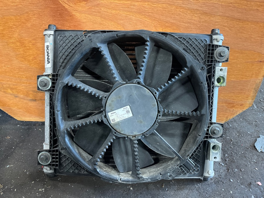 SCANIA CABINE COOLER 2187711 - نظام التبريد - شاحنة: صورة 3 SCANIA CABINE COOLER 2187711 - نظام التبريد - شاحنة: صورة 3