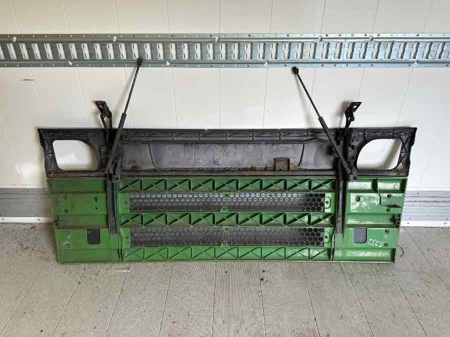 SCANIA FRONT GRILL 1397571 - هيكل السيارة الخارجية - شاحنة: صورة 2 SCANIA FRONT GRILL 1397571 - هيكل السيارة الخارجية - شاحنة: صورة 2