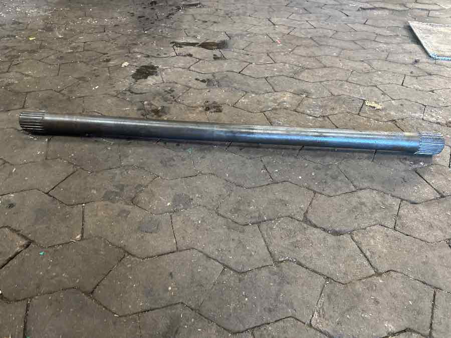 SCANIA HALF SHAFT 1368178 - أجزاء الفرامل - شاحنة: صورة 1 SCANIA HALF SHAFT 1368178 - أجزاء الفرامل - شاحنة: صورة 1